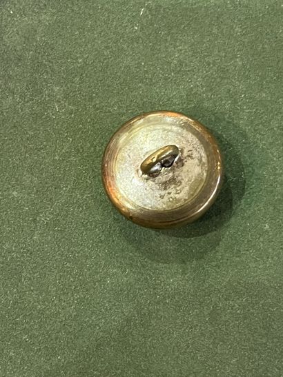 BER. Bouton de gilet de l’équipage Grosbit...