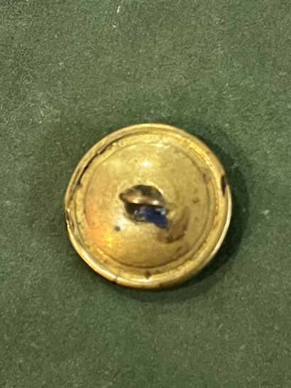 BOURG. Bouton de tenue de l’équipage de Montjeu...