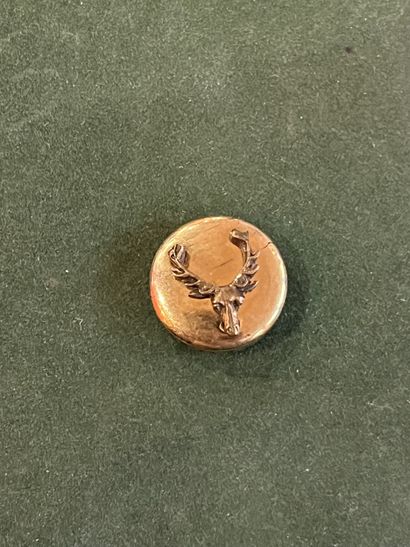 NOR. Bouton de gilet de dame de l’équipage...