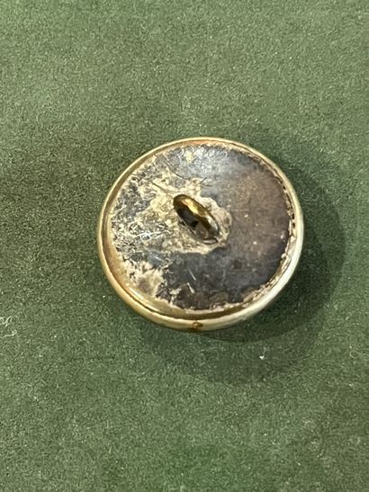 BOURG. Bouton de tenue de l’équipage d’Occey...
