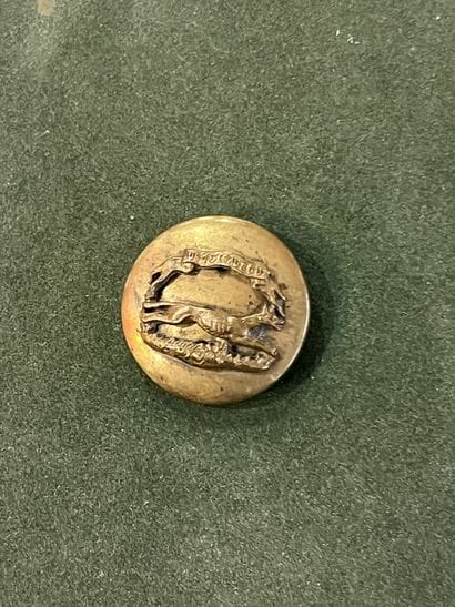 BER. Bouton de gilet de l’équipage d’Azay...