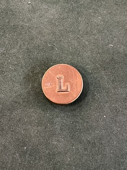 EST. Bouton de gilet de l’équipage des Officiers...
