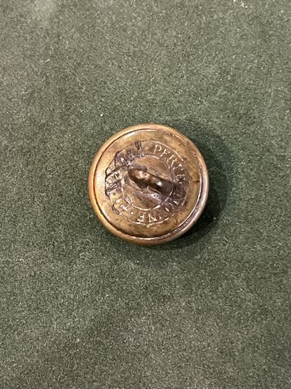 BER. Bouton de gilet de l’équipage d’Azay...