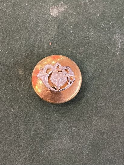 SO. Bouton de gilet de l’équipage Piqu’Avant...
