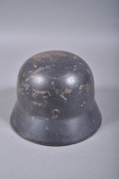 Casque Allemand m/35 double insigne de l'armée...
