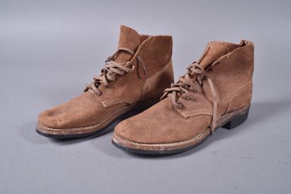 US- Paire de brodequins de type 1943 en cuir...
