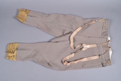 Fr- Uniforme du lieutenant Le Pontois comprenant...