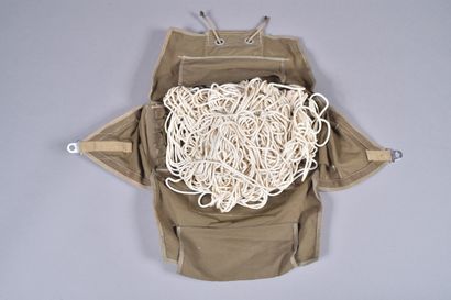 US- Enveloppe de parachute ventral T5., datée...