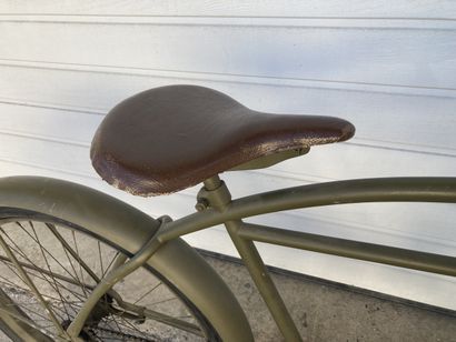 US- Vélo de type Huffman repeint et anciennement...