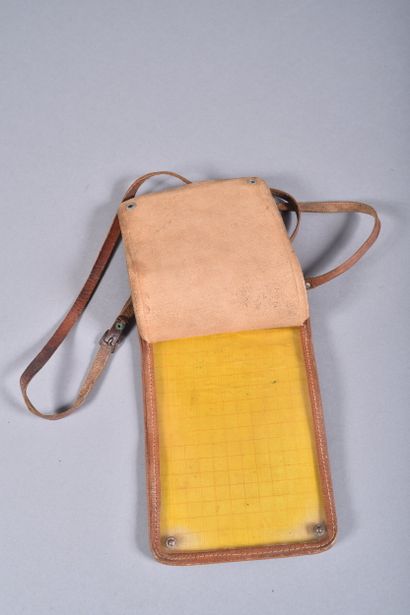 Fr- Porte-carte d’officier en cuir fauve...
