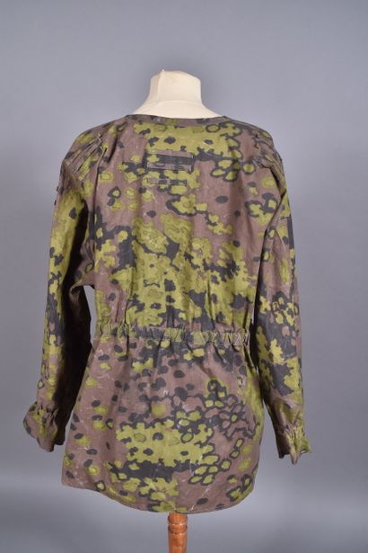 All. Blouse camouflée réversible, feuilles...