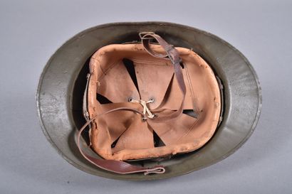 Casque Adrian m/26 avec attribut de l'infanterie...