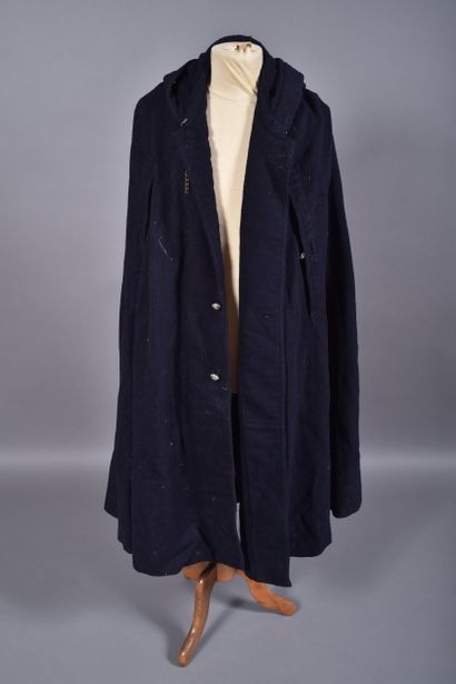 Fr- Cape de chasseur en laine bleue, fermant...