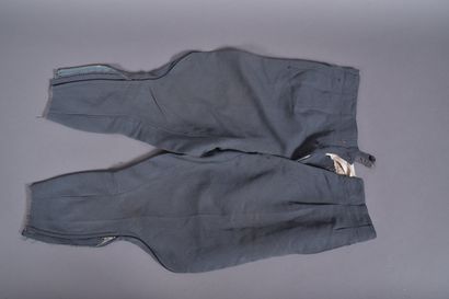 All. Culotte de cheval d’officier en tissus...