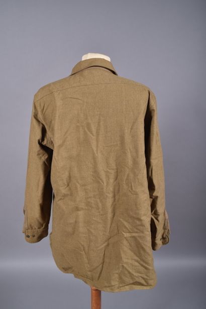 US- Chemise en laine moutarde, avec rabat...