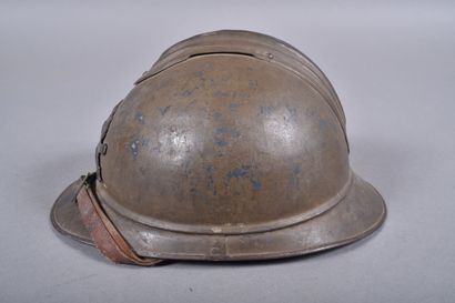 Casque Adrian m/15 avec attribut de l'artillerie...