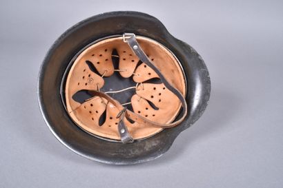 Casque Allemand m/42 de l'armée de l'air...