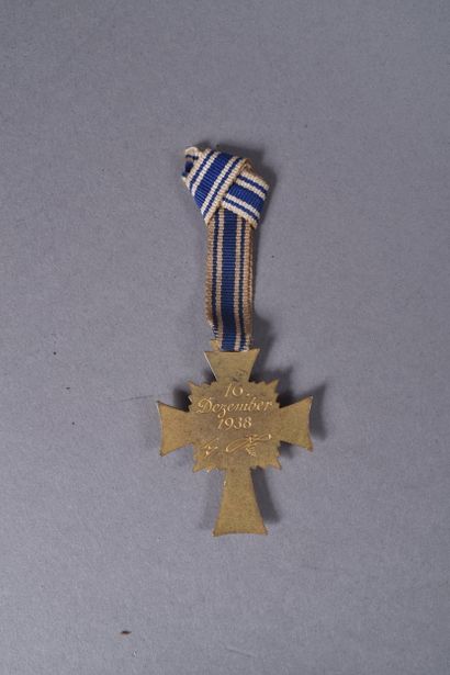 ALL. Mother of the Family Medal, enamel chip,...