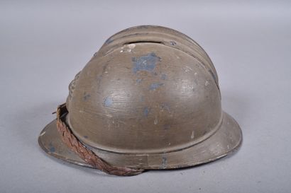 Casque Adrian m/15 avec attribut de l'infanterie...