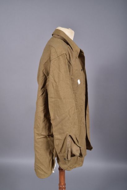 US- Chemise en laine moutarde, avec rabat...