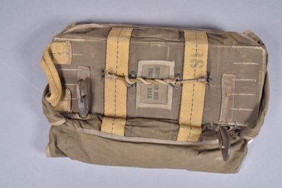 US- Enveloppe de parachute ventral T5., datée...
