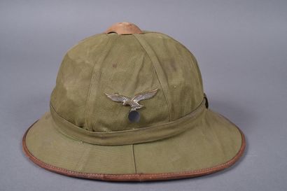 Casque tropical Allemand m/40 de l'armée...