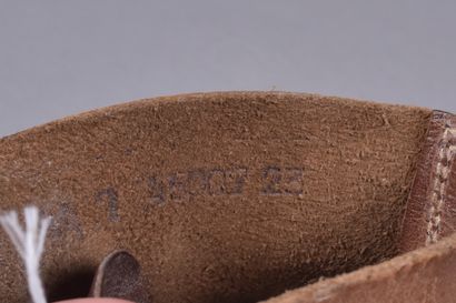 All- Paire de brodequin modèle 1937 en cuir...