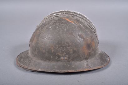 Casque Adrian m/26 avec attribut de chasseur...