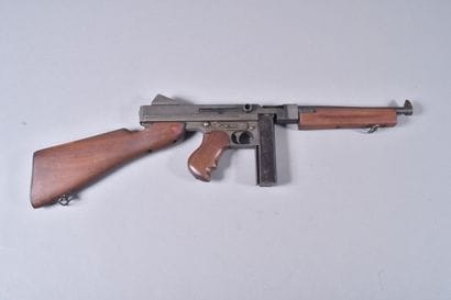 Pistolet Mitrailleur THOMSON M1. Fabrication...