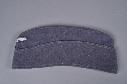 Bonnet de police de la LW. En drap gris,...