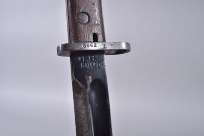 Baïonnette polonaise WZ 28 à plaquette bois...