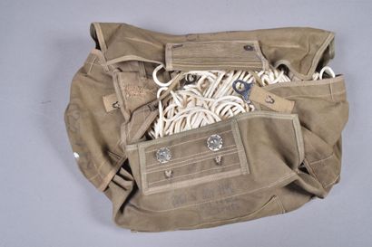 US- Enveloppe de parachute ventral T5., datée...