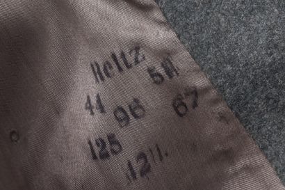 All. Manteau de troupe en drap feldgrau et...
