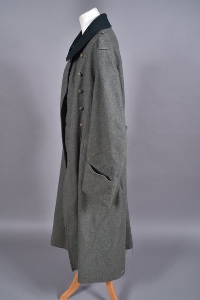 All. Manteau de troupe en drap feldgrau et...