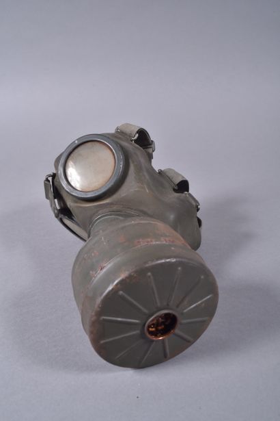 All- Masque à gaz en caoutchouc M-38 codé...