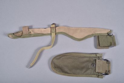 US- Deux étuis pour pince à barbelés M-1938...
