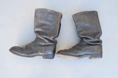 All- Paire de bottes à tige courte en cuir...