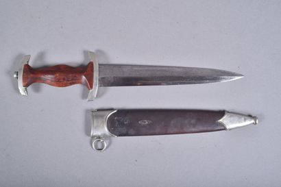 ALL. Dague mod 33. Fusée de couleur marron,...