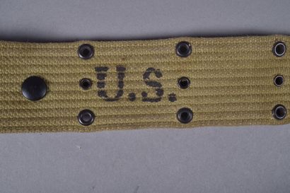 US- Ceinturon M-1936 daté 1942, avec pochette...