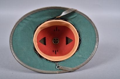Casque tropical Allemand m/40 de l'armée...