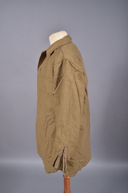 US- Chemise en laine moutarde, avec rabat...