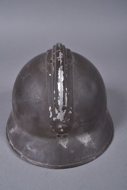 Casque Adrian m/25 attribut m/15 de l'artillerie....