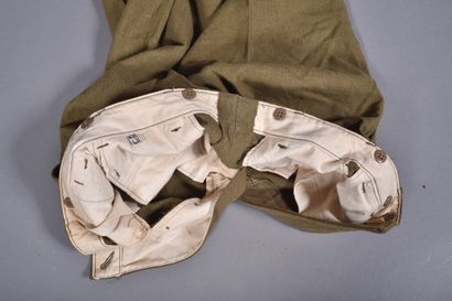 Pantalon en laine moutarde avec spécification...