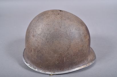 US- Casque M1. Coque en acier peinte avec...