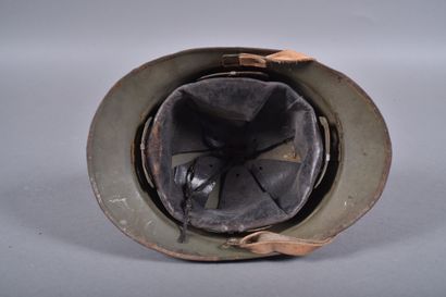 Casque Adrian m26 avec attribut de l'artillerie...