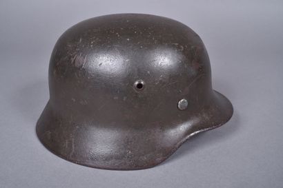Casque Allemand m/35 reconditionné 1insigne....