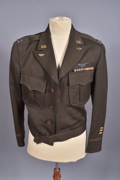 US- Blouson Ike Jacket d’un capitaine de...