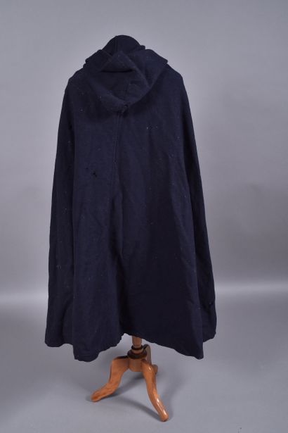 Fr- Cape de chasseur en laine bleue, fermant...