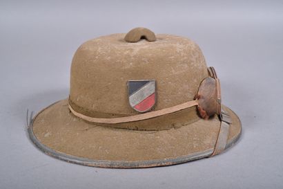 Casque tropical Allemand m/40 de l'armée...