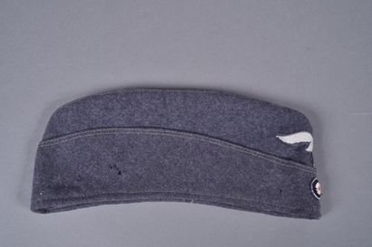 Bonnet de police de la LW. En drap gris,...